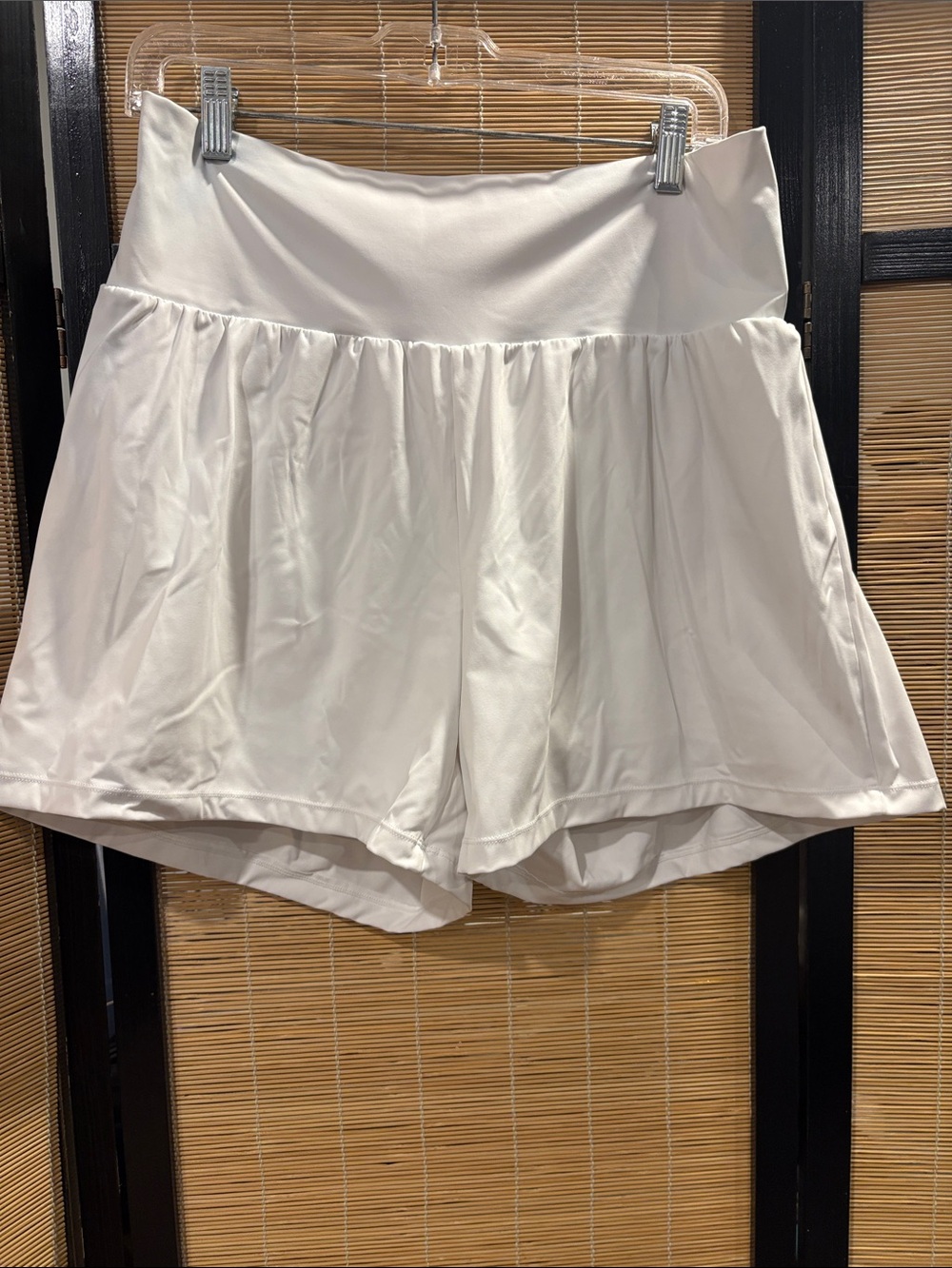 HALARA White High-Waist Athletic Skort-Style Shorts